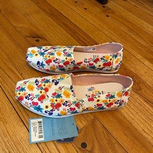 TOMS flower shoes
